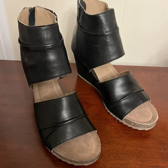 Diba True "Next N Line" Black Leather Wedge Sandals 10 NWOT - Picture 10 of 16